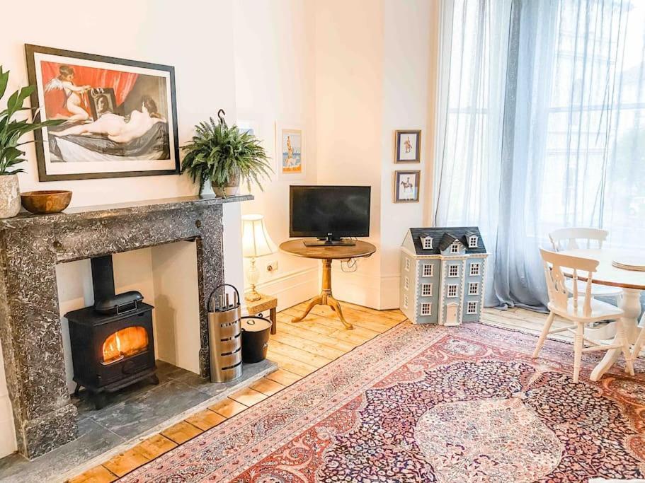 St Leonards-on-Sea Luxurious Victorian, A Few Minutes From The Beach - Sleeps 2 Adults And Up To 3 Children 아파트 외부 사진
